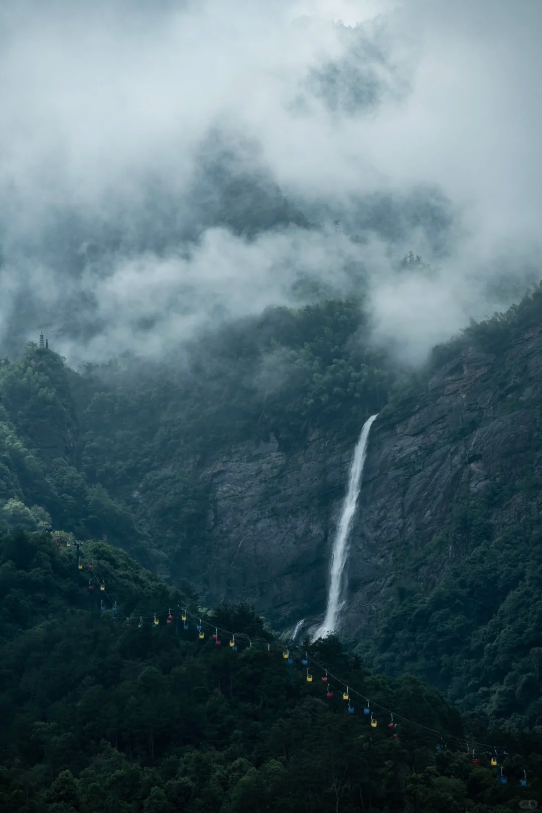 雨季的庐山瀑布_1_城市手稿_庐山-来自52tours 我爱旅游网
